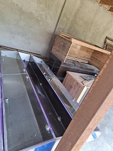 Торговые витрины/прилавки из стекла и ЛДСП - Конфигурация: длинные