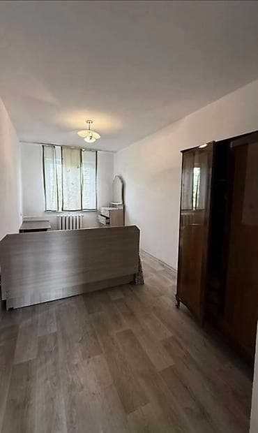 58: 3 комнаты, 58 м², 4 мкр 104 серия, 4 этаж, Косметический ремонт — 1