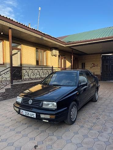 жугили 04: Volkswagen Vento: 1992 г., 1.8 л, Механика, Бензин, Седан — 1