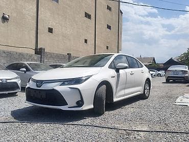 corolla 2022: Toyota Corolla: 2022 г., 1.8 л, Гибрид, Седан — 3