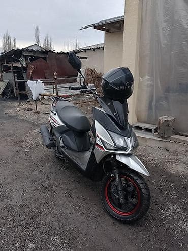 Макси-скутер 150 куб. см, Бензин, Б/у