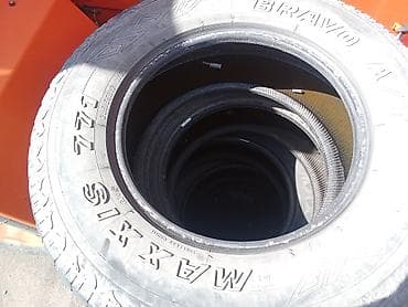 17: Шины 235 / 65 / R 17, Всесезонная, Б/у, Комплект, Внедорожные (АТ/МТ), Maxxis — 1