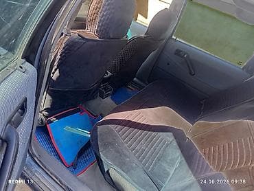 Продажа авто: Volkswagen Passat: 1990 г., 1.8 л, Механика, Бензин, Седан — 3