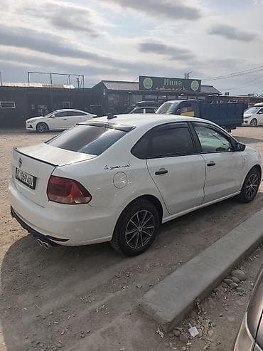 Продажа авто: Volkswagen Polo: 2017 г., Седан — 4