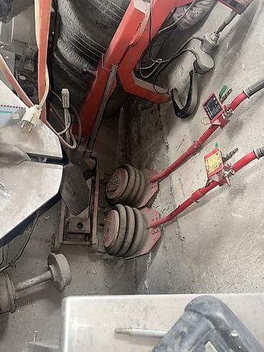Автосервисное оборудование: Шиномонтажное оборудование комплектом 1) Станок для монтажа/демонтажа — 7