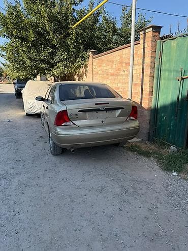 Продажа авто: Ford Focus: 2001 г., 2 л, Автомат, Бензин, Седан — 3