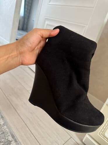 кок: Продаю новый
Натуральный замшы
Размер:35
Цена:500с
Мкр Кок -Жар — 3