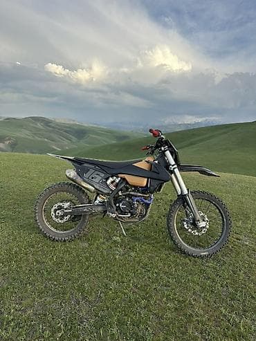 100 куб: Эндуро/кросс мотоцикл с легким пластиковым обвесом и защитой картера — 3