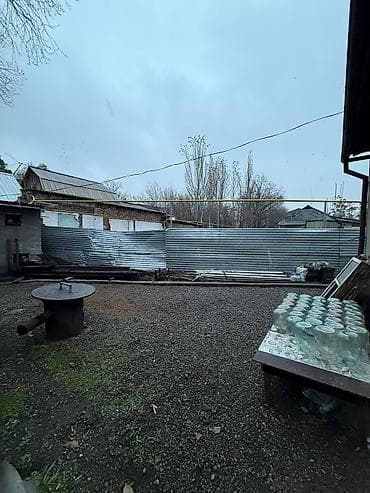 Үйлөрдү ижарага берүү: 🏡 Продаётся кирпичный дом в районе “Золотой квадрат” 📍 Чуйкова / — 4
