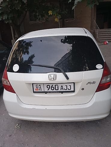 mazda 323 f: Honda Fit: 2002 г., 1.3 л, Автомат, Бензин, Хэтчбэк — 4