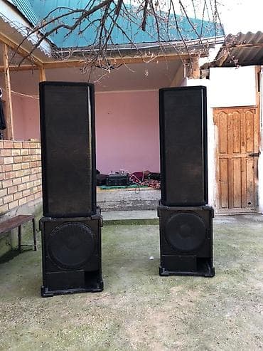 доска для проектора: Пара напольных акустических систем для мероприятий - Комплект из двух — 1