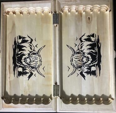 Деревянный набор «шахматы/нарды/шашки» с резной доской. - Материал