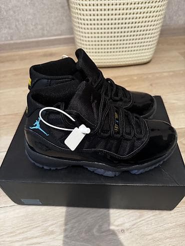 Жеке буюмдар: Эркектердин кроссовкасы, 37, Jordan, Жаңы, түсү - Кара, Өзү алып кетүү — 1