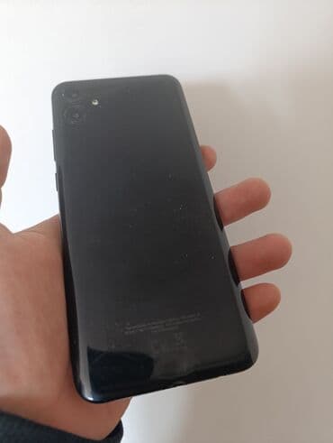 телефон исфана: Samsung Galaxy A04e, Колдонулган, 32 ГБ, түсү - Кызгылт көк, 2 SIM — 4