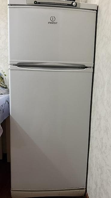 x carling: Холодильник Indesit, Б/у, Двухкамерный, 150 * — 3