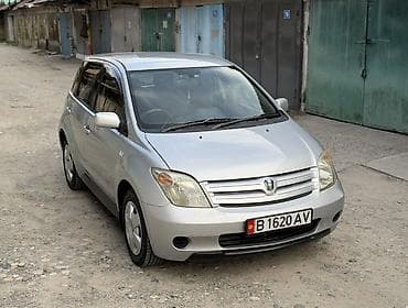Toyota Ist: 2004 г., 1.3 л, Автомат, Бензин, Хэтчбэк