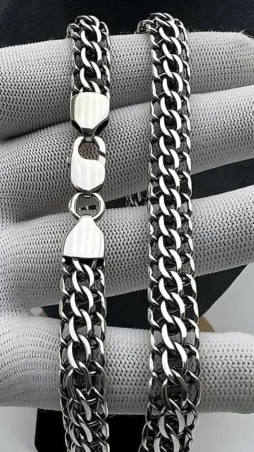 colorado полузамок: Массивная серебристая цепочка с плотным плетением. Замок-карабин — 1