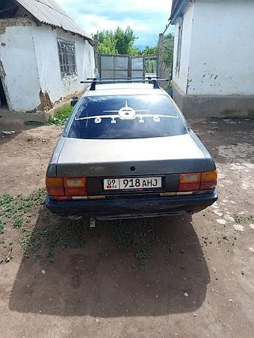 Audi 100: 1988 г., 1.8 л, Механика, Бензин, Седан