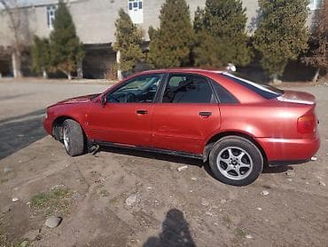 kia clarus: Audi A4: 1994 г., 1.8 л, Механика, Бензин, Седан — 4