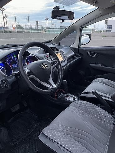 tayota vitz: Honda Fit: 2011 г., 1.5 л, Автомат, Бензин, Хэтчбэк — 10