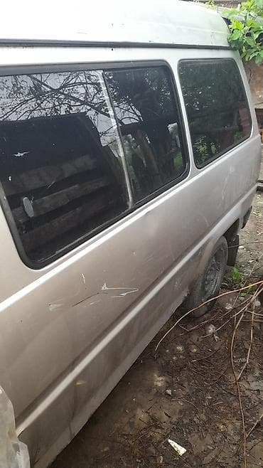 дэу матиз 1: Toyota Lite Ace: 1985 г., 1.5 л, Кол менен иштөөчү, Бензин, Вэн/Минивэн — 1