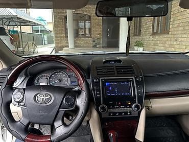 аудио касета: Toyota Camry: 2012 г., 2.5 л, Автомат, Бензин, Седан — 10