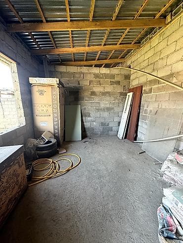 до 200000 сом ош: 🏡 Продается дом в Сокулуке 📍 Участок — 4,62 сотки 🏠 2 жилые комнаты с — 3