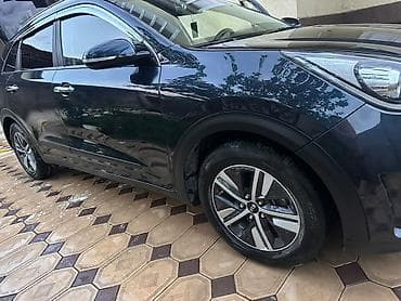 byd e7: Kia Niro: 2017 г., 1.6 л, Автомат, Гибрид, Кроссовер — 7