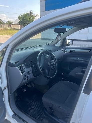 Toyota Avensis Verso: 2002 г., 2 л, Механика, Дизель, Минивэн — 7