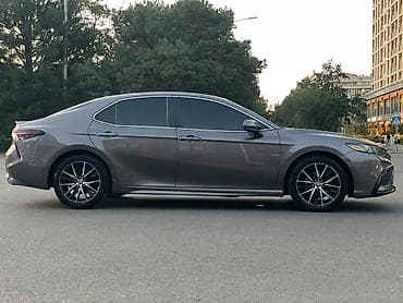 Toyota Camry: 2021 г., 2.5 л, Автомат, Бензин, Седан — 9