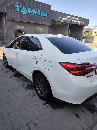 45: Toyota Corolla: 2017 г., 1.8 л, Вариатор, Гибрид, Седан — 2