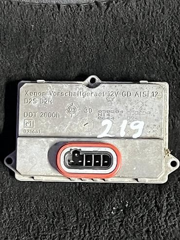 hell: Блок розжига ксенона на Mercedes-Benz W219 - Производитель: Hella — 2