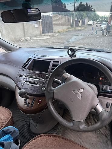 grandis: Mitsubishi Grandis: 2003 г., 2.4 л, Автомат, Бензин, Минивэн — 4