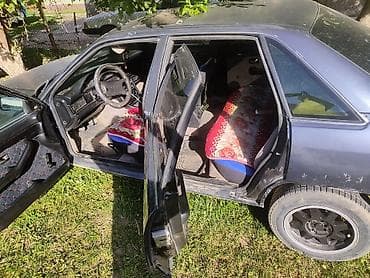подогрев топливного фильтра: Audi 100: 1988 г., 2 л, Механика, Бензин, Седан — 4