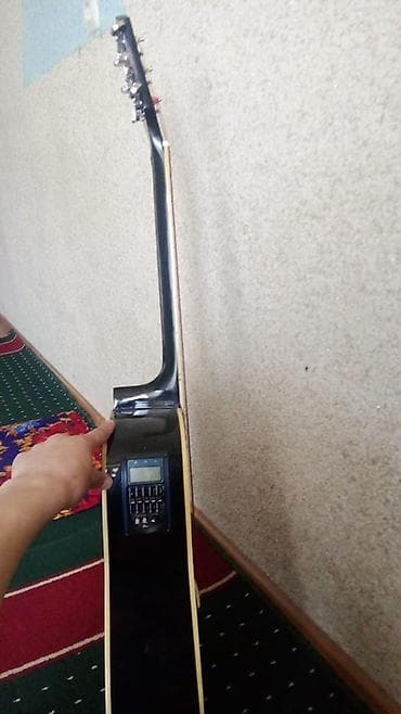 сушильный барабан: Электроакустическая гитара с вырезом (cutaway), цвет – черный глянец — 3