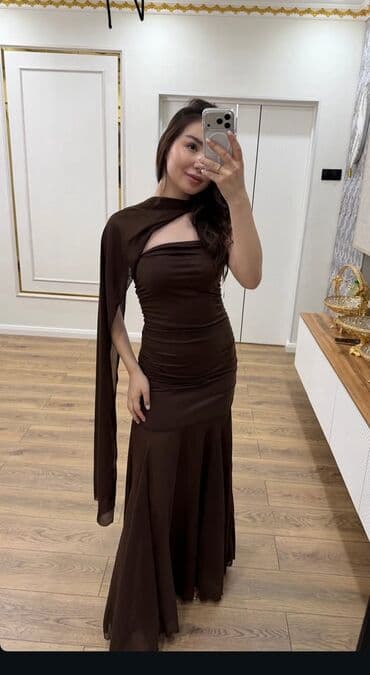 длинное черное платье с разрезом: Вечернее платье, Русалка, Длинная модель, Без рукавов, Стандарт — 5