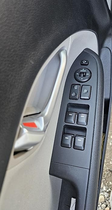 plug in: Kia Ray: 2020 г., 1 л, Автомат, Бензин, Минивэн — 8