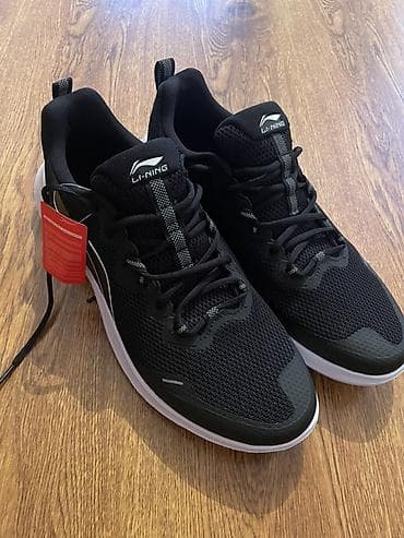 Кроссовки Li-Ning, цвет черный с белой подошвой. Размер 46. Причина
