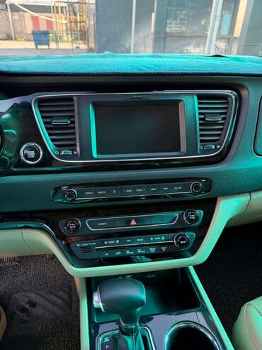 обмен на частный дом: Kia Carnival: 2018 г., 2.2 л, Типтроник, Дизель, Минивэн — 10