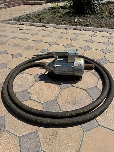 Электрический глубинный вибратор для бетона с гибким валом Вибратор