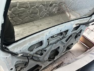 toyota vellfire: Крышка багажника Toyota, Оригинал — 4