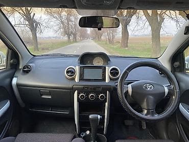 Продажа авто: Компактный 5‑дверный хэтчбек серебристого цвета. Практичный городской — 2