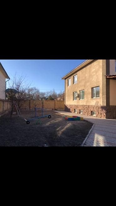 Дома: Продаю дом ж/ м Кок жар 6 сотки. С выходом на две улицы Тон и — 2