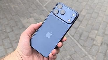 IPhone 17 Pro Max, Б/у, 256 ГБ, Синий, Зарядное устройство, Защитное стекло, Кабель, 99 %