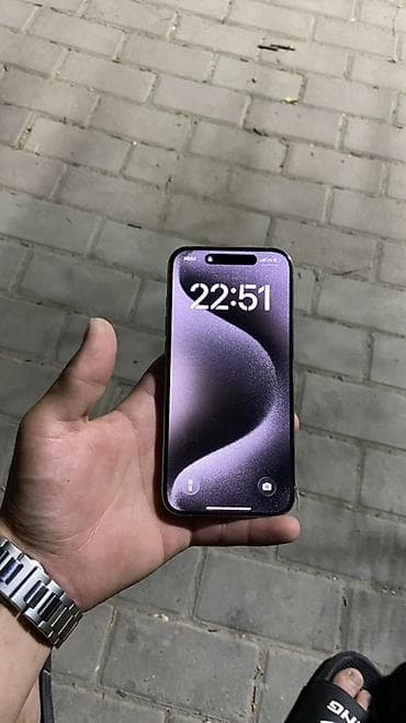 телефон мини айфон: IPhone 15 Pro, Б/у, 256 ГБ, Natural Titanium, Чехол, 82 % — 4