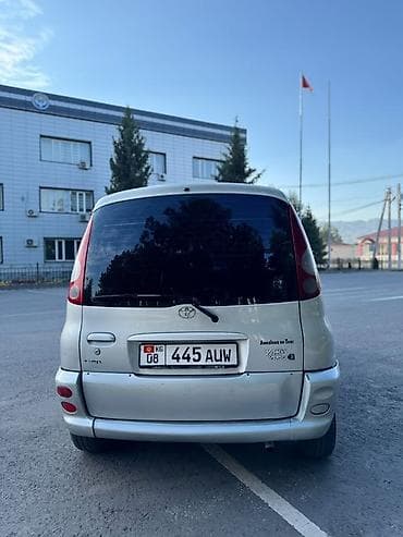 lada 14: Toyota Yaris Verso: 2000 г., 1.3 л, Механика, Бензин, Хэтчбэк — 7