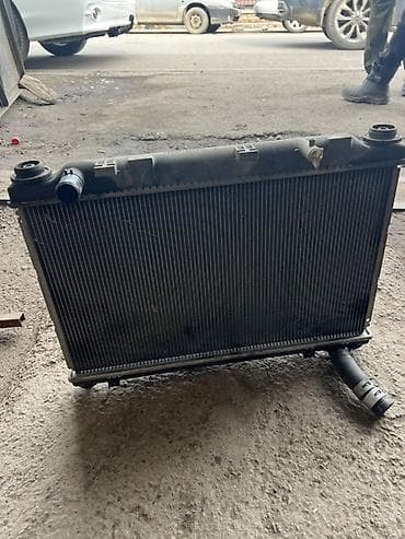 бачок радиатора: Радиатор охлаждения двигателя для легкового автомобиля — 2