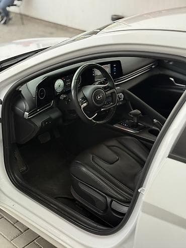 Продажа авто: Hyundai Elantra: 2021 г., 1.6 л, Бензин, Седан — 10