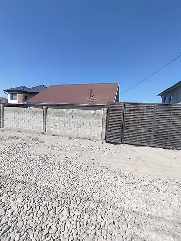 дом в талас: Срочно продается дом! Продается жилой дом на участке 5 соток. Вторая — 5
