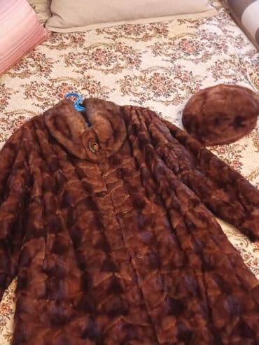 Норковая шубка трапеция, миди и норковой берет в цвет шубки. 50-52